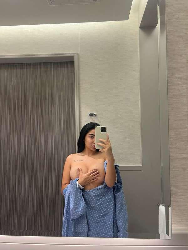 Relax with me 🖤