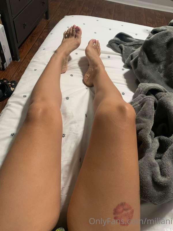 Love having my legs up, toes pointed while getting that 🍆