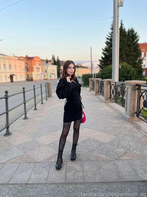 Do you like my look for a walk? 🥰

#fyp #life #cutegirl #petite #sexygirl #nylon #blackdress