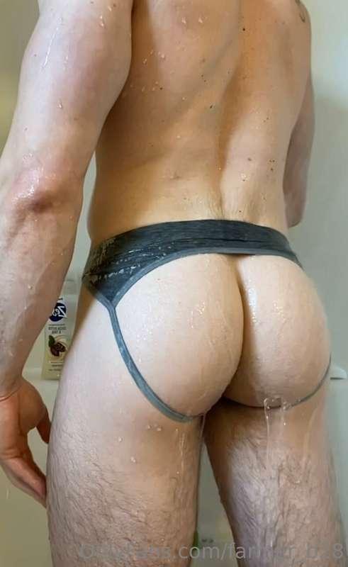 Shower time video 😜🚿 check your messages