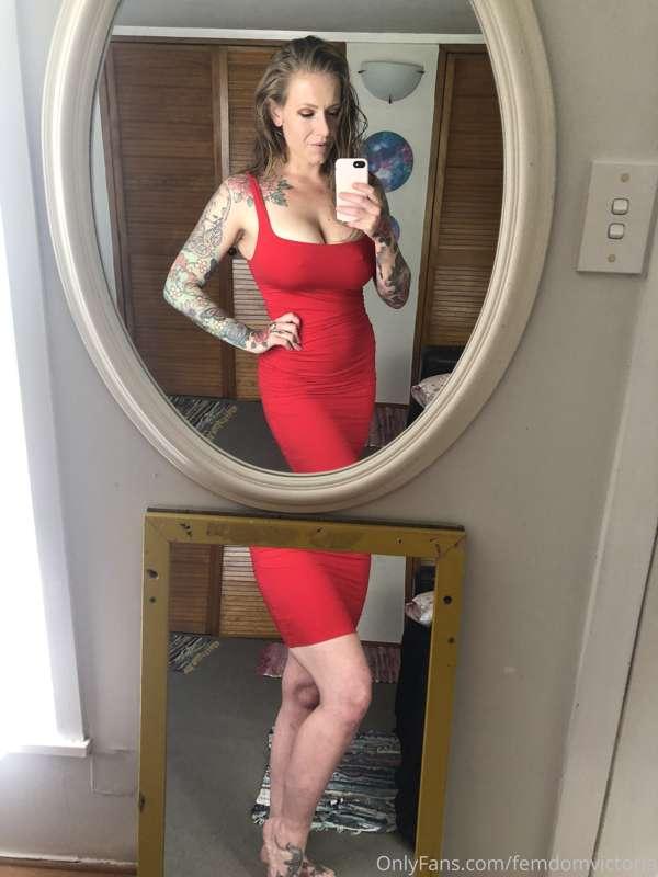 Red dress Sunday 😍
