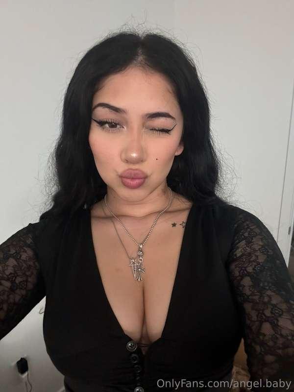 sending kissessending kisses