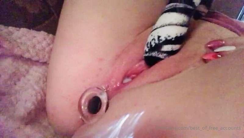 ## My first time using a butt plug so something special.. Ho..