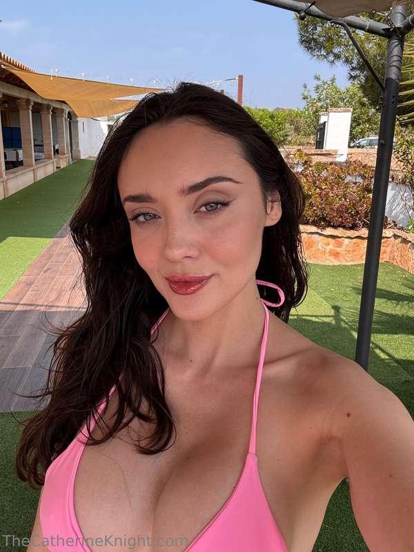 How’s your Sunday going? 💞☀️