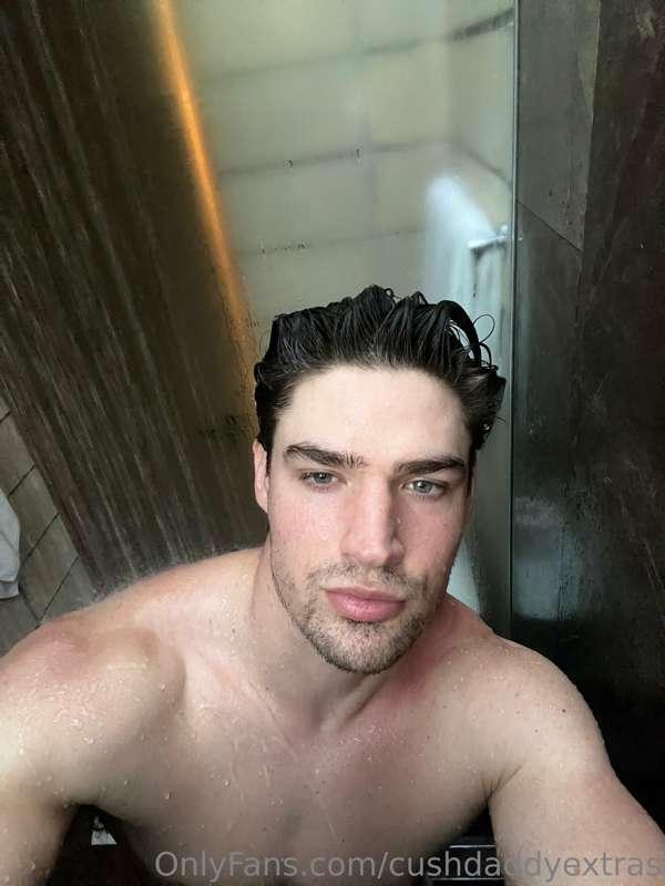 Guess I needed entertainment mid-shower 🤪