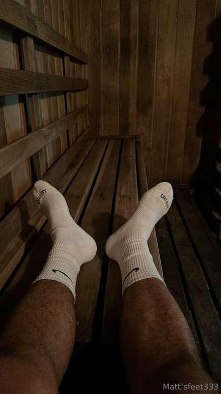 Who would worship my feet in the sauna?