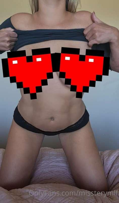 Peeka-boo!
Yea, I have a mum-tum! 
I have big, bouncy boobie..