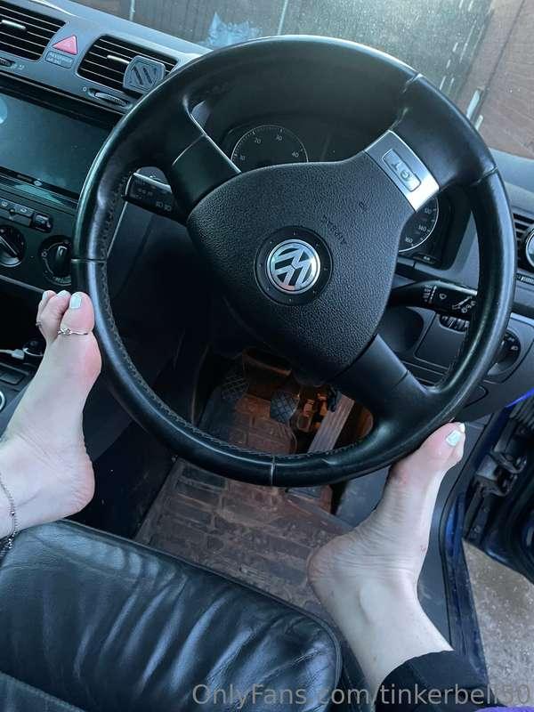 Bit of car action with my pretty little feet😉imagine this ge..