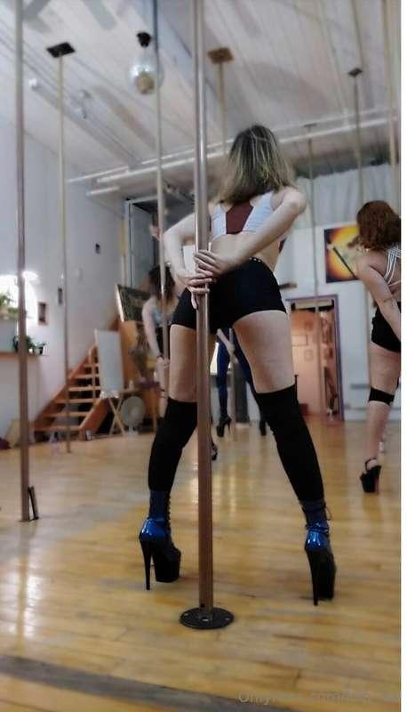 Ma passion 😏 Pole dance 🤸‍♂️