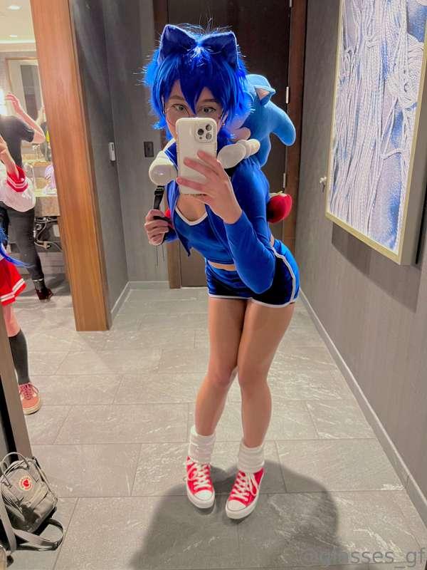 sonic cosplay  👀 
if y’all like these i could always do more..