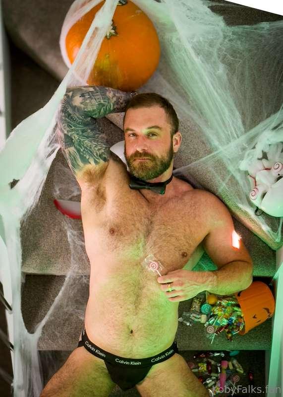 🎃 Halloween Never Looked This Good – Trick or Treat?! 🍬🔥