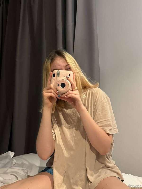 say “cheese” 
I love u so much💚

♡ #cute #schoolgirl #teen #nextdoorgirl #gfe #college #young #smallboobs #tiny ♡