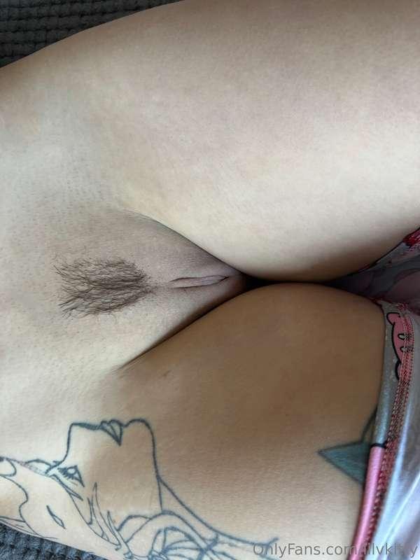 Rub your cock on my soft little pussy 🤤