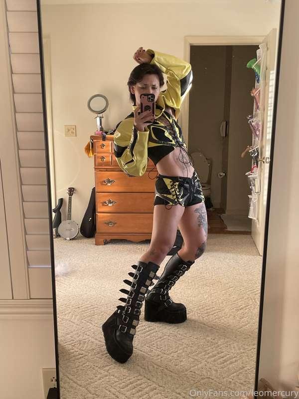 okay but this outfit. ⚠️🔥 LOL MORE NUDES COMIN SOON i just r..
