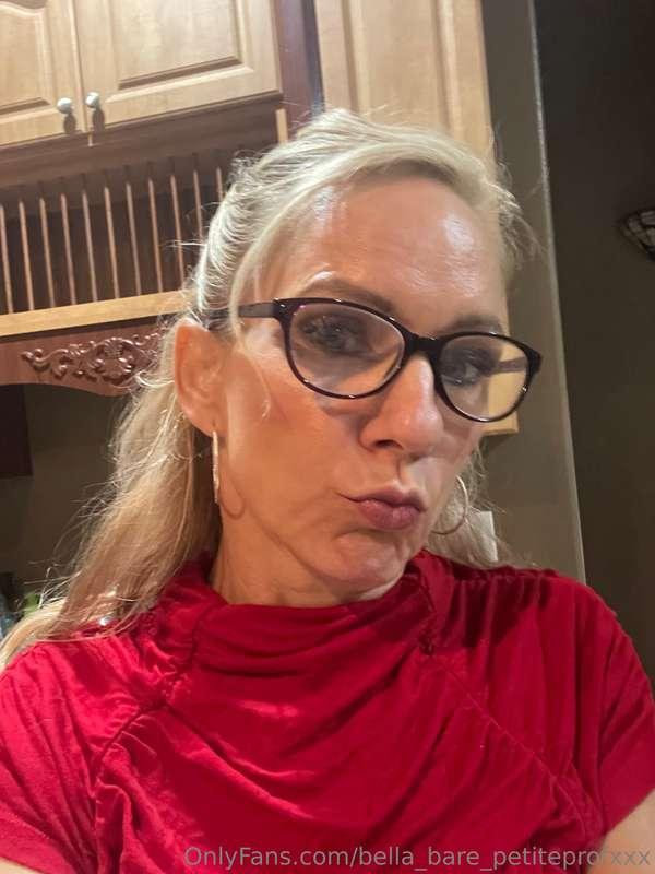 Merry Christmas Eve! Kisses for you! 😘