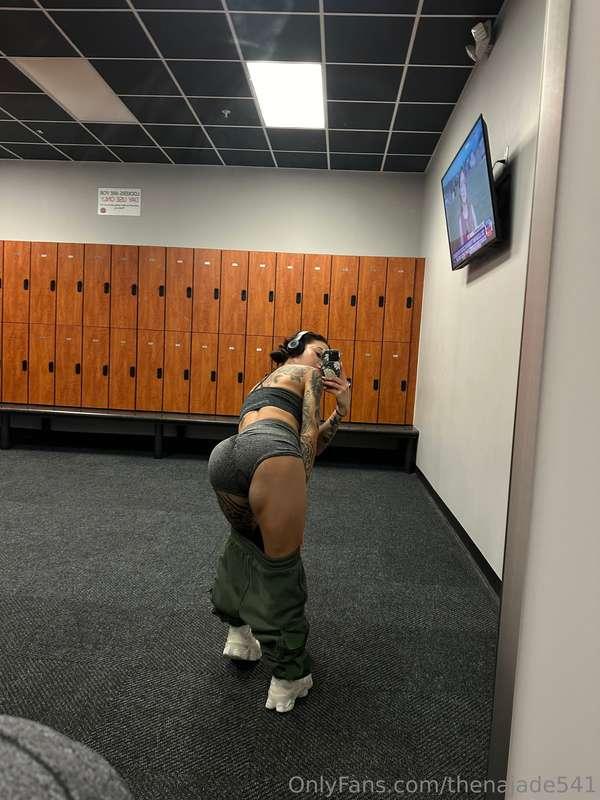 glutes are gluting 😇 