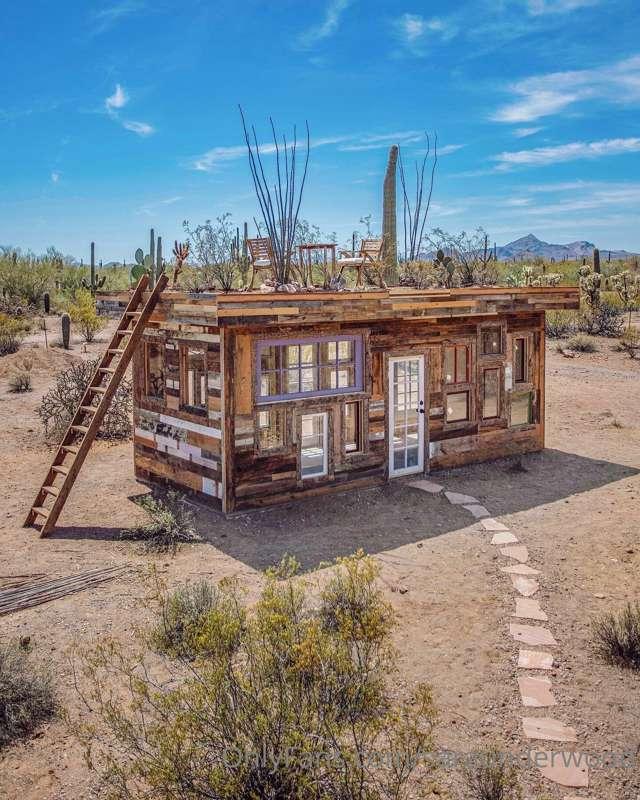 Ya’ll saw peeks of me working on our new “Desert Cabin” way ..