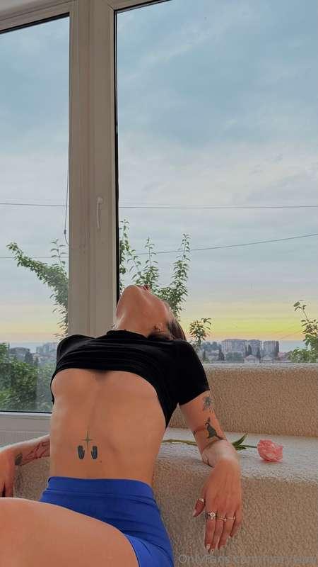 POV: I'm your gf and I ask you to take some pictures of meWo..