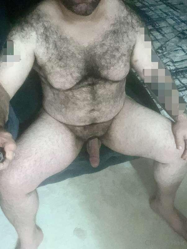 **Who’s offering their holes for Daddy to use?🐻**