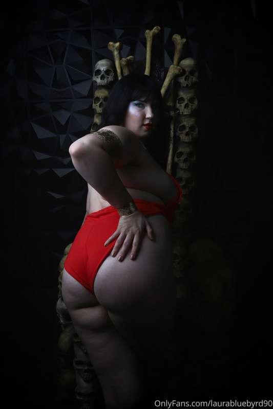 Still not over how good I look as Vampirella. SO YOU'RE WELC..