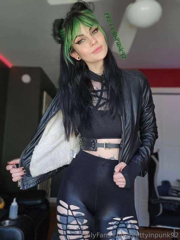 swipe to undress me so I can use you ➡️