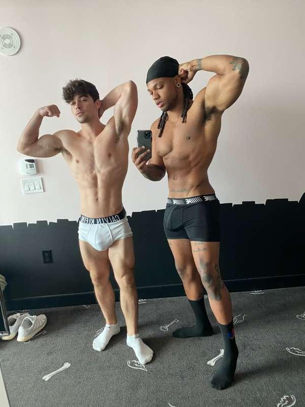 Tyler uses my ass to CUM🥵🍆💦💦💦😩 he told me to wait face down ..