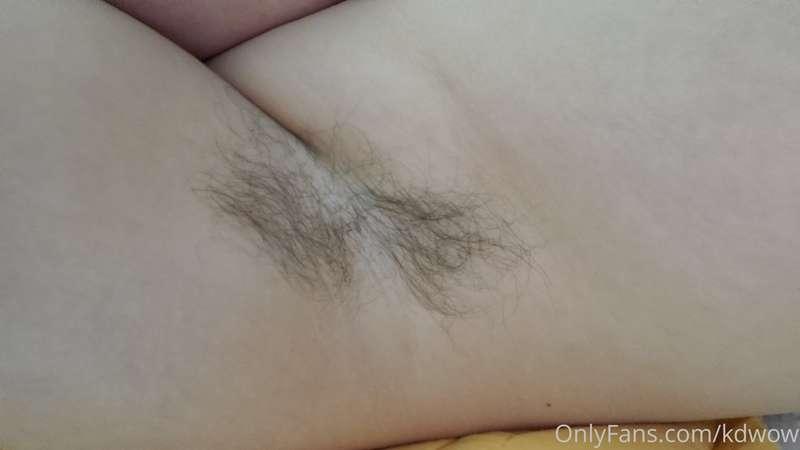 4 Close up Armpit Hair update pics & 1 Leg Hair update pic 😘