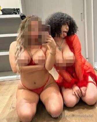 TITTY AND PUSSY PLAY 😜Playing on her pussy making her moan f..