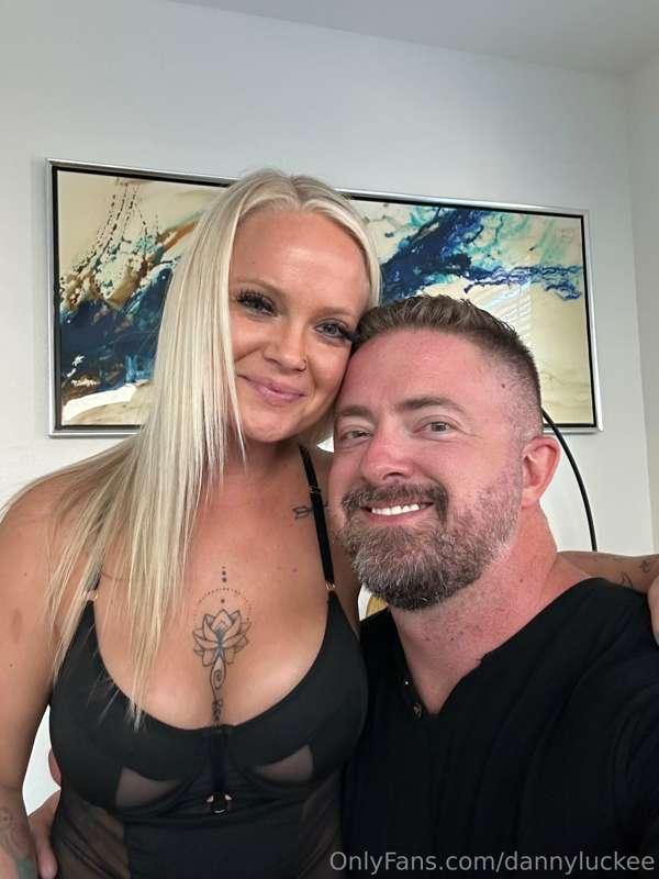 Go give my beautofil friend @cjhotwifefree some love and fol..