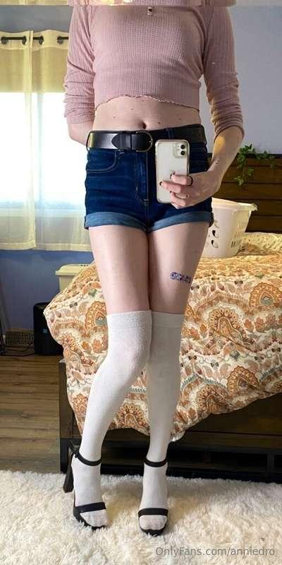 do i look good in white and pink ;3