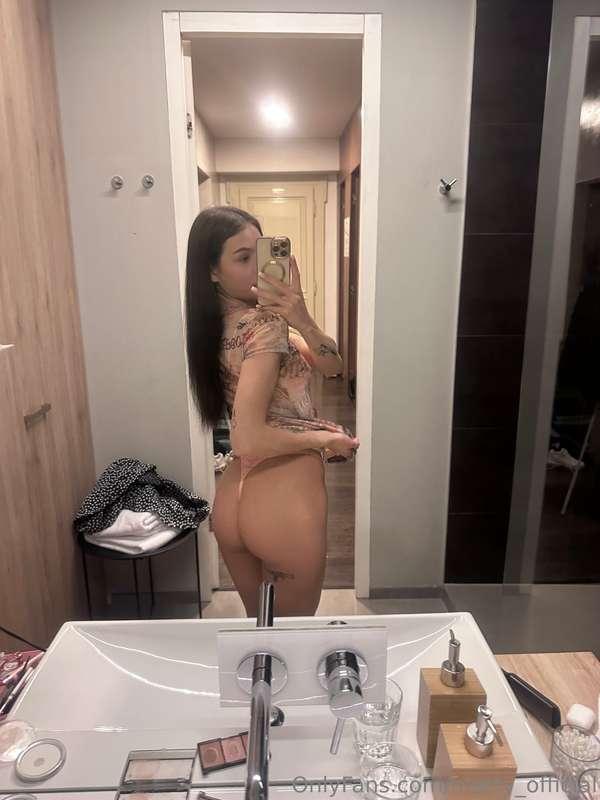 POV: the mirror ate😋😋
