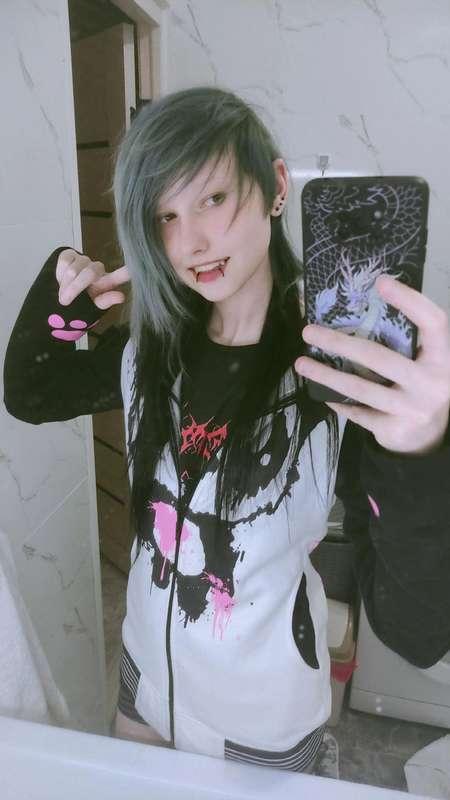 little_emo_kitten image #11