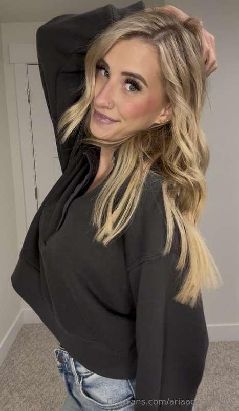 Join me on my VIP for an intimate, up-close-and-personal exp..