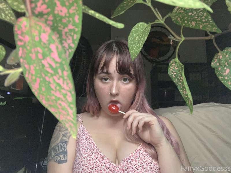 lolaxpeach image #0