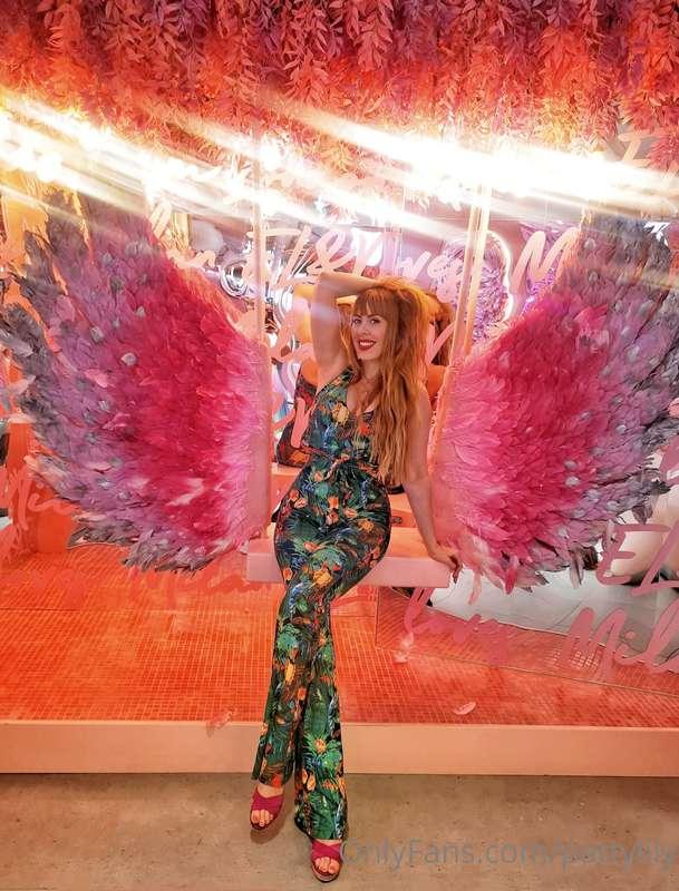Like a super colorful angel 😇😍😍😍