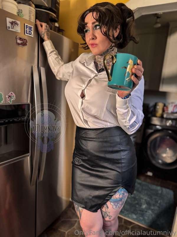 SHE HULK'S MORNING ROUTINE! (Sans coffee) - PHOTOSETTips are..