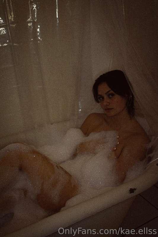 check your dms for the rest of the shoot. spoiler the bubble..