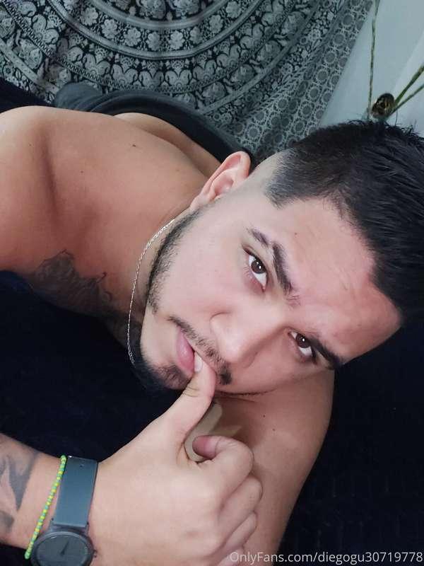 Ven dame un beso