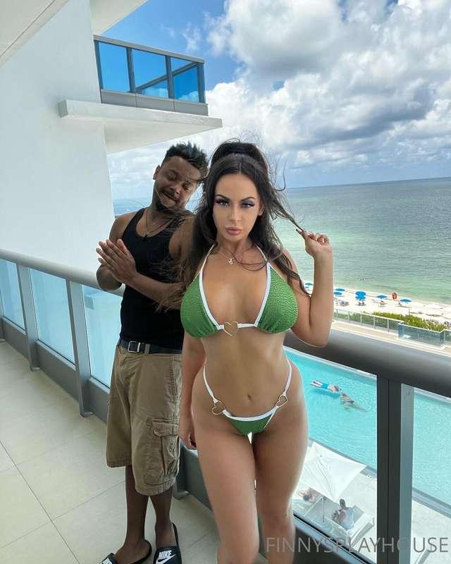 I LUCKED UP AND LINKED UP WITH THE HOTTEST GIRL IN MIAMI AND..