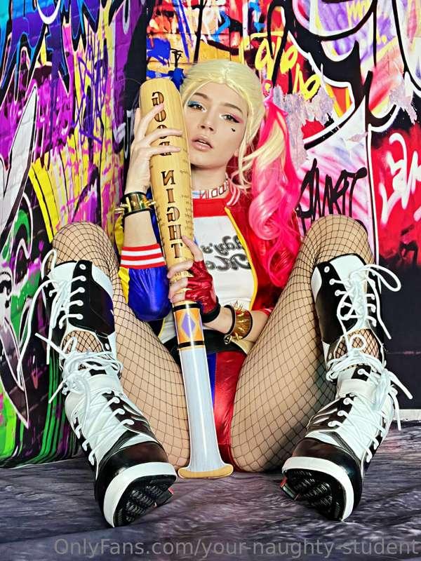 Harley says Hi.. check your DM's for a surprise :*
