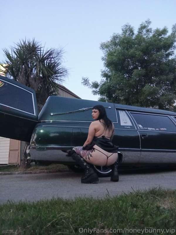 Would you fuck a vampire countess?🩸

Te follarias a una cond..