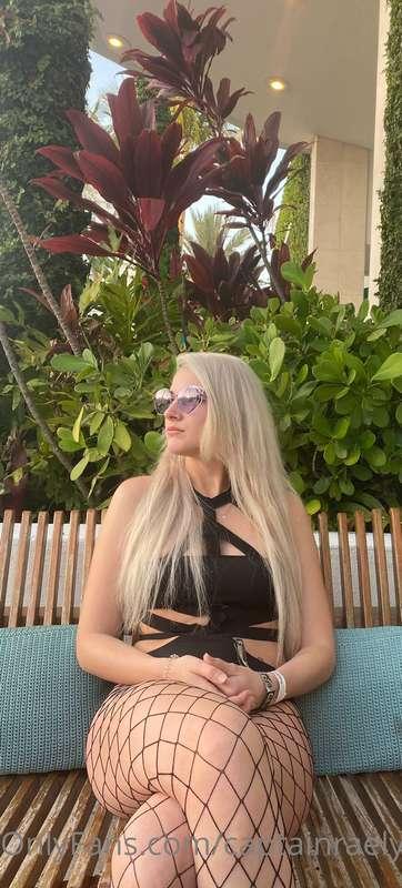 I’m going on vacation this weekend!! Here’s some sexy conten..