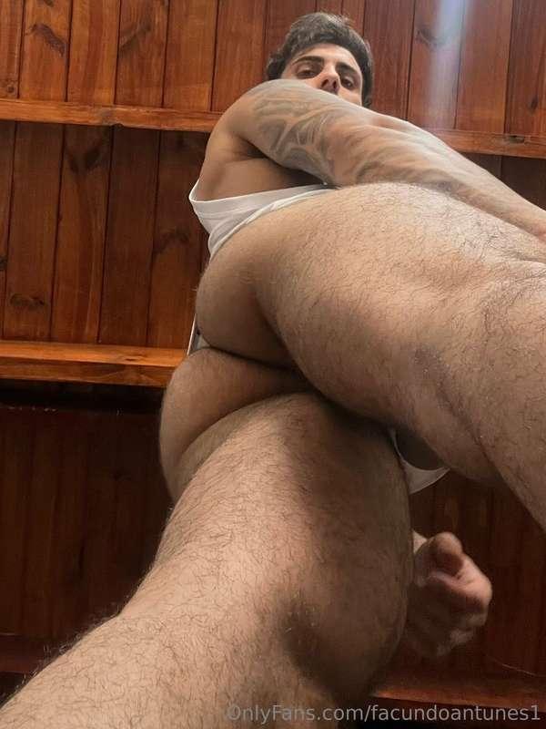 Te gusta verlo de ahí abajo? 👅🍑  Do you like to see it from ..