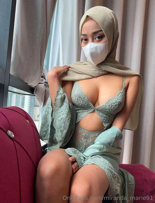 She wants YOUR COCK! FREE 👇🏼 https://onlyfans.com/syakhali…
