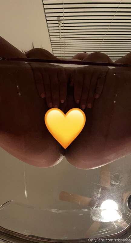 Want to see me play with myself through this glass ? You can..