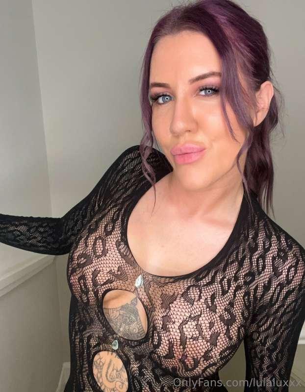 Ever wondered how I would rate your cock? 🍆 Why don’t you se..