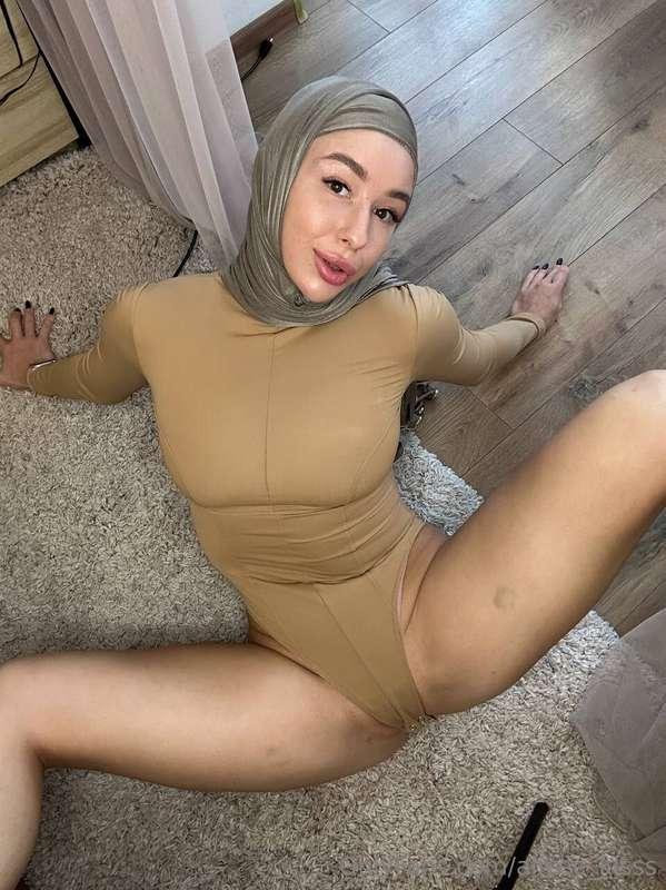 My pussy misses your fingers... 💦