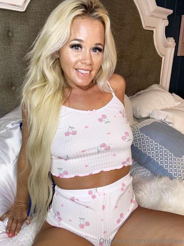 first to tip me $30 will get my unreleased full-length sex t..