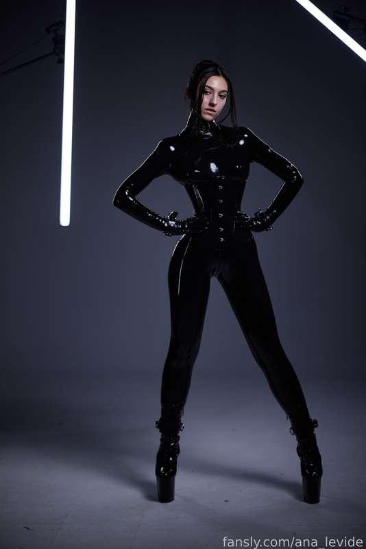 ana_levide image #142