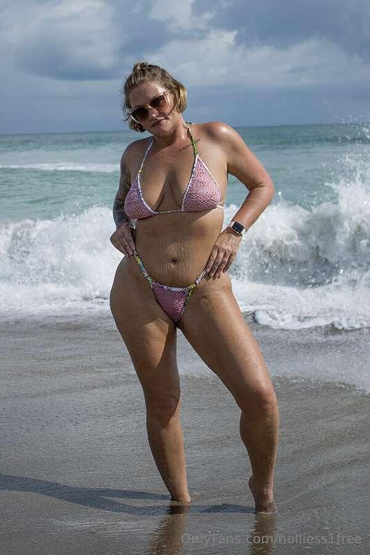 holliess1free image #4